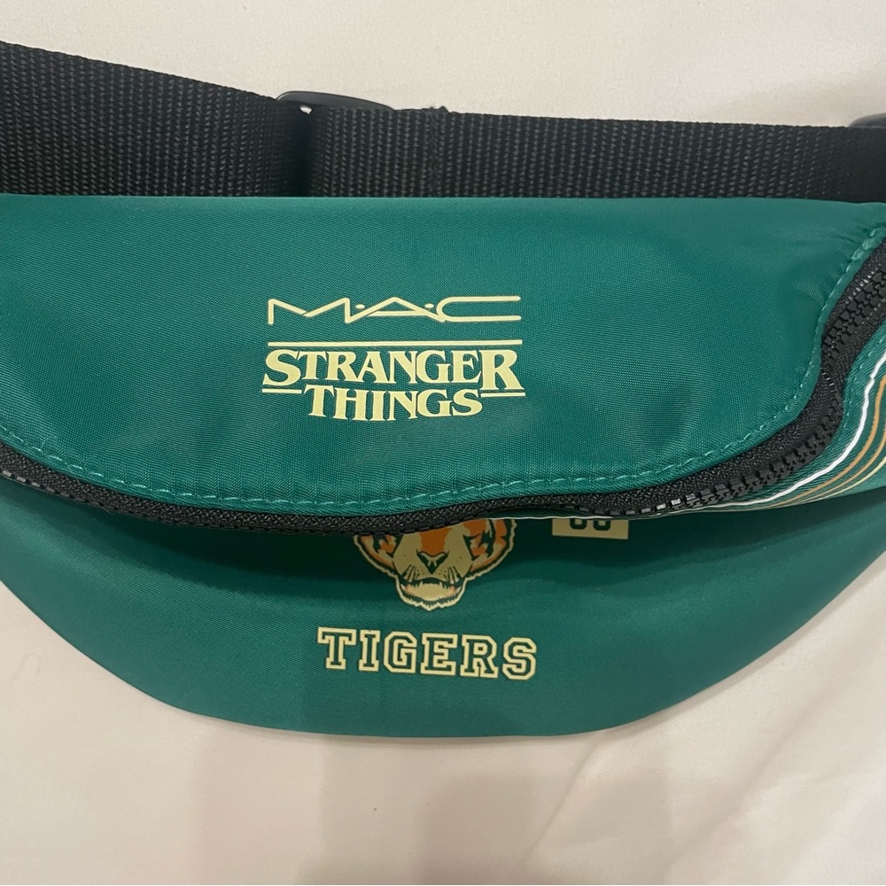 MAC Stranger Things Belt Bag - Picture 4 of 6